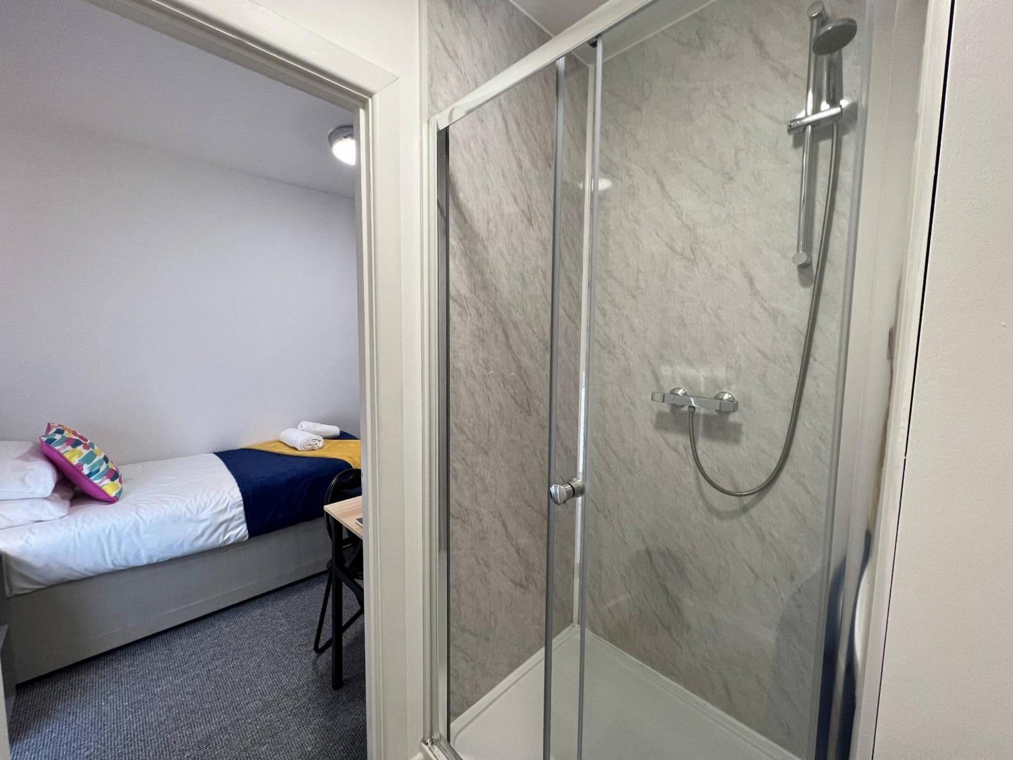 Stay - The Wellington Burton On Trent Εξωτερικό φωτογραφία